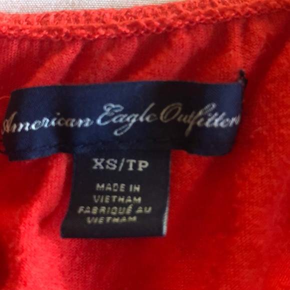 AE Crop Top - Picture 3 of 4